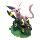 Pokemon TCG: Scarlet & Violet Prismatic Evolutions - Premium Figure Collection